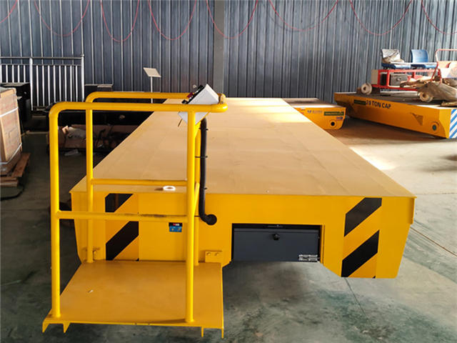 Automated Electric Flat Car-smart Capsule In The Workshop
