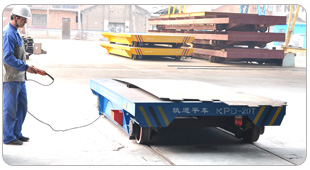 Cargo handling car