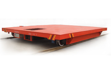 Machinery equipment transport platform running on rail